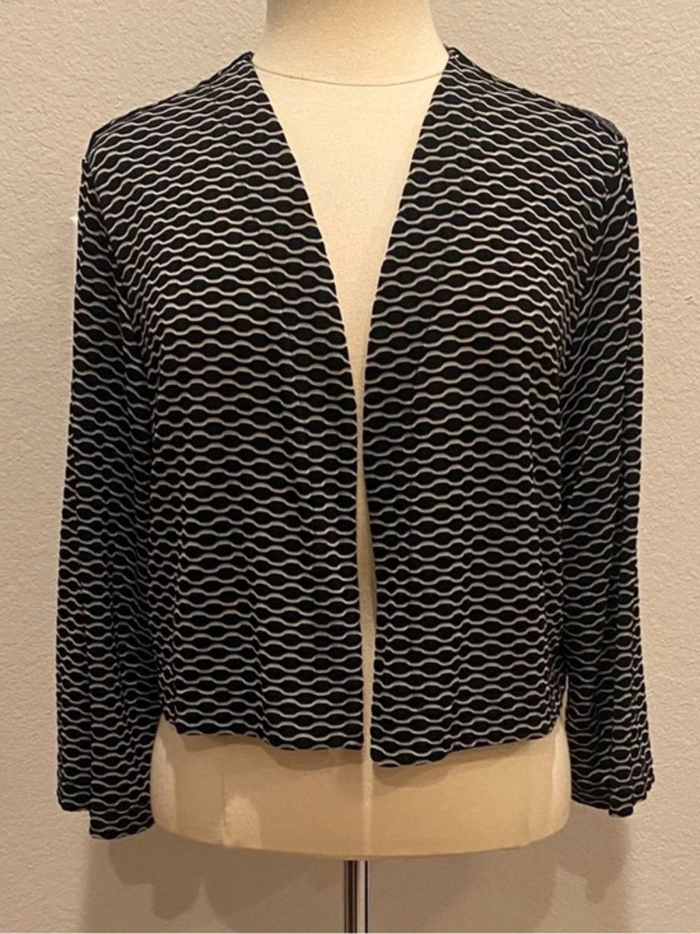 Chico’s Travelers Open Front Jacket XL Black White Stretch Lightweight Chic